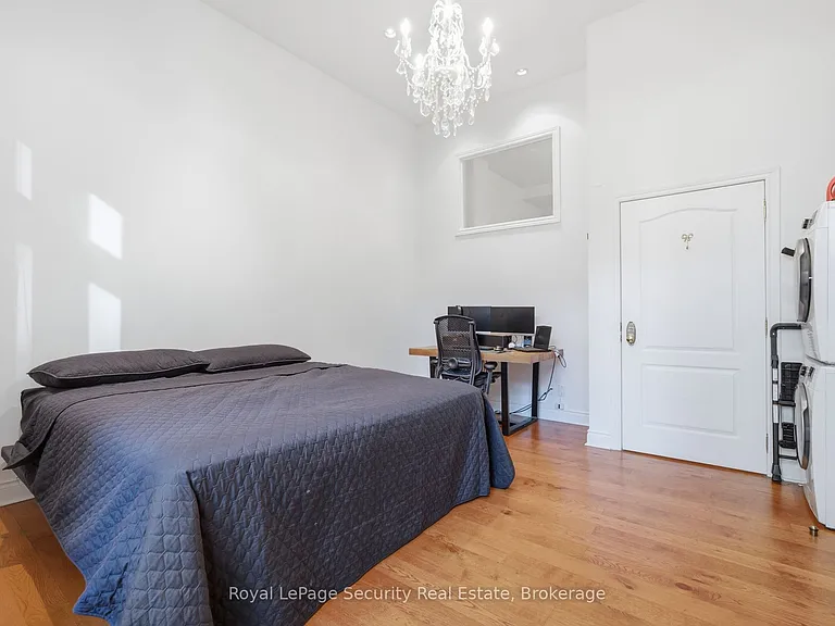 73 Richmond St W #208 — Photo 24