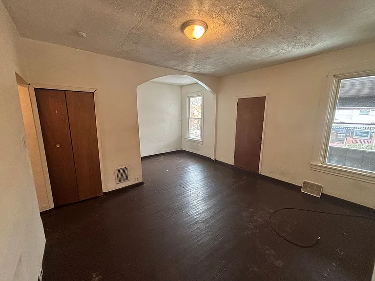 2226 Woodstock Ave #2 — Photo 7