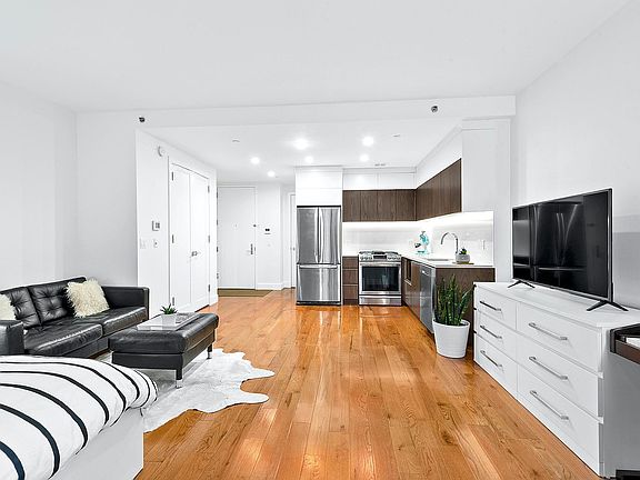 4th image of 2100 Bedford Ave #2B