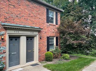 632 Robinwood Dr, Pittsburgh, PA 15216