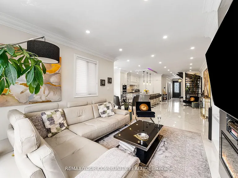 37 Copperstone Cres — Photo 10