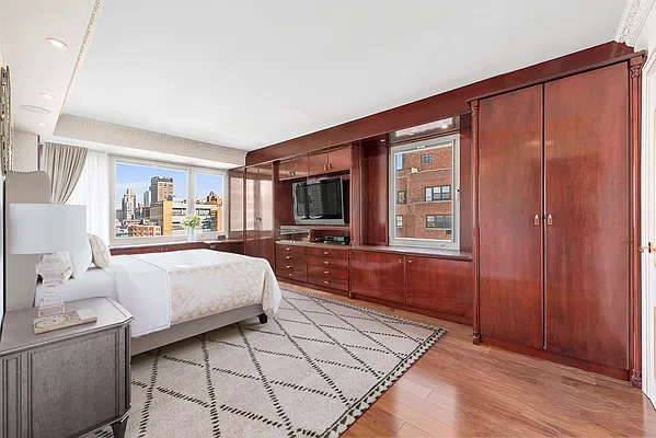 Sold by Compass | media 6