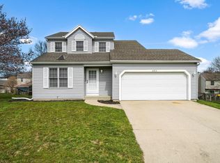 2213 Hidden Oaks Ct, South Bend, IN 46628