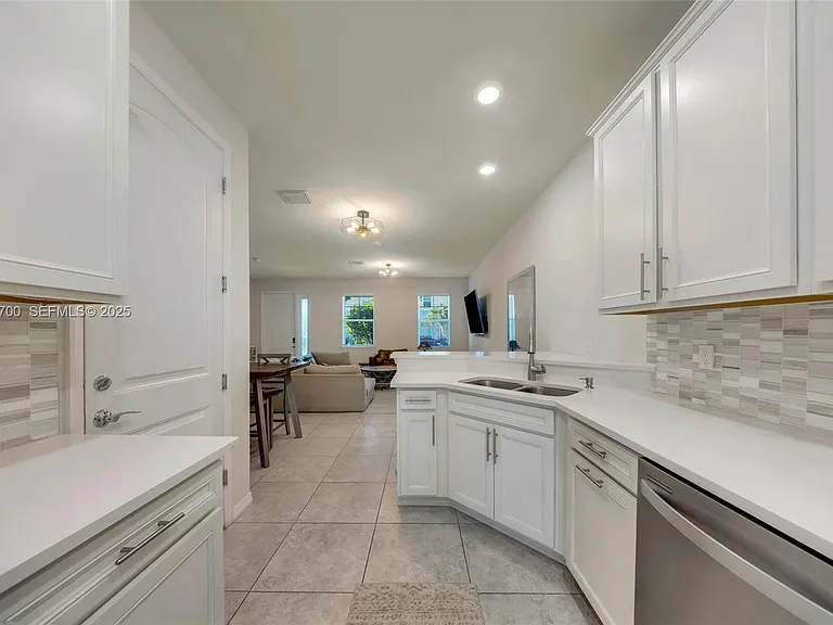 5110 Eucalyptus Dr #3 — Photo 14