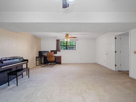5th image of 612 Northbrook Dr