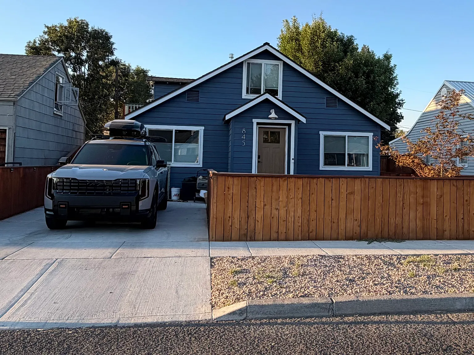 845 NE 2nd St — Photo 1