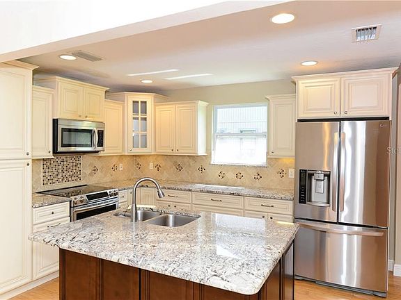 5th image of 4290 Brackenwood Ct