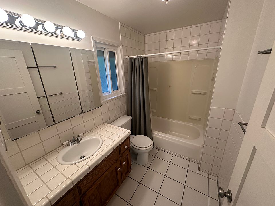 1st image of 556 Hathway Ave #A