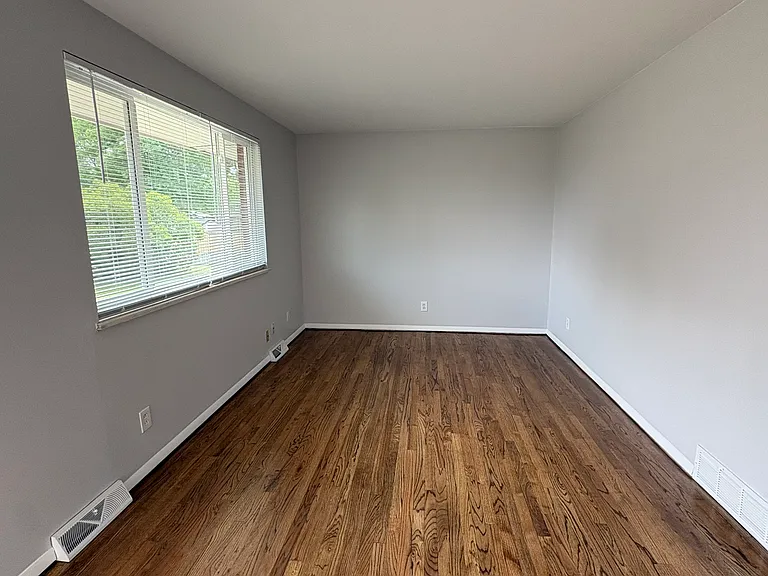 195 Lamar St — Photo 4