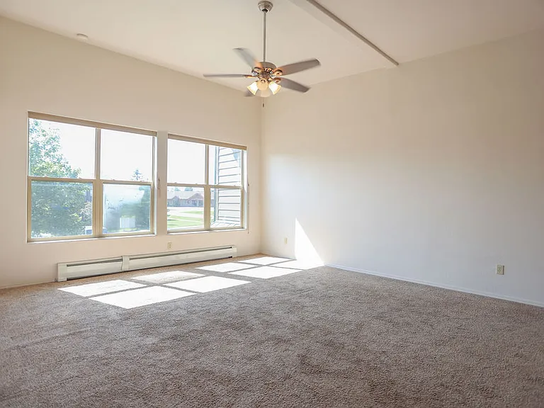 235 Talisman Dr #14 — Photo 5