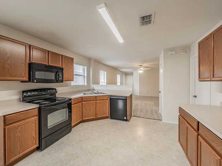 8864 Valley River Dr — Photo 7