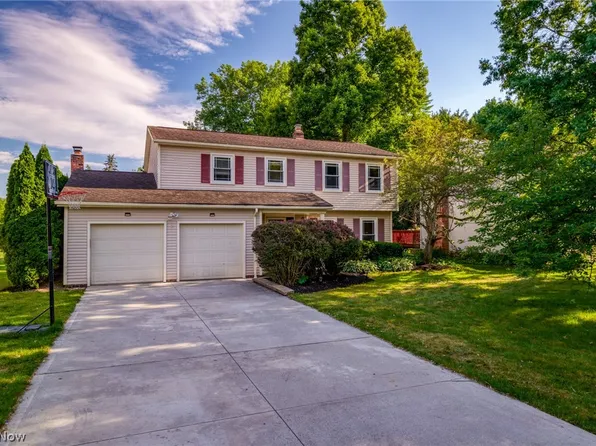 7348 Selworthy Ln, Solon, OH 44139