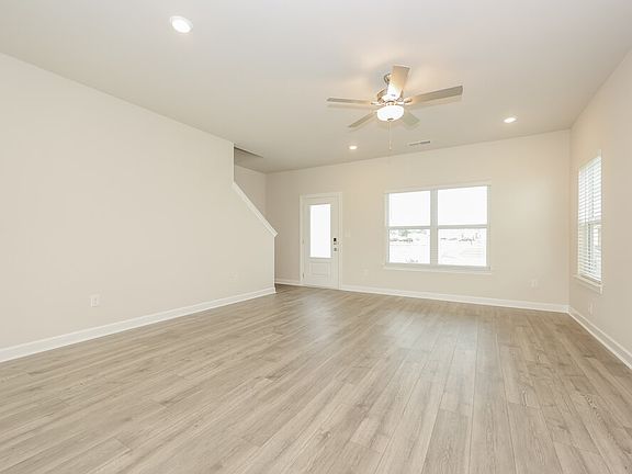4th image of 3337 Quintana Dr