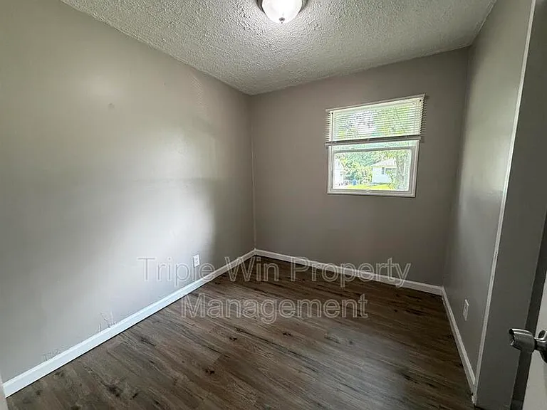 1113 Highmont Dr — Photo 13