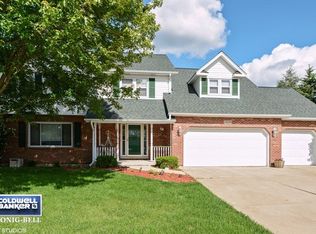 319 Essex Ct, Yorkville, IL 60560