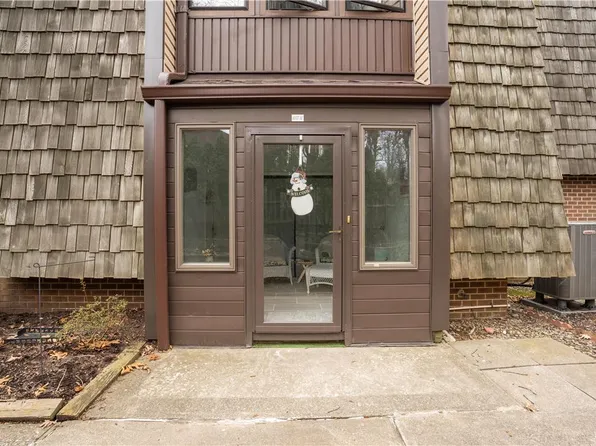 1037M Village Round, Allentown, PA 18106