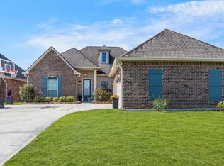 215 Meadowland Dr, Lafayette, LA 70507