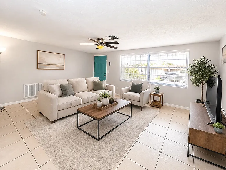 7924 Halsey Dr — Photo 3