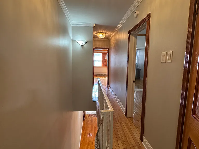 2427 S 6th St — Photo 11