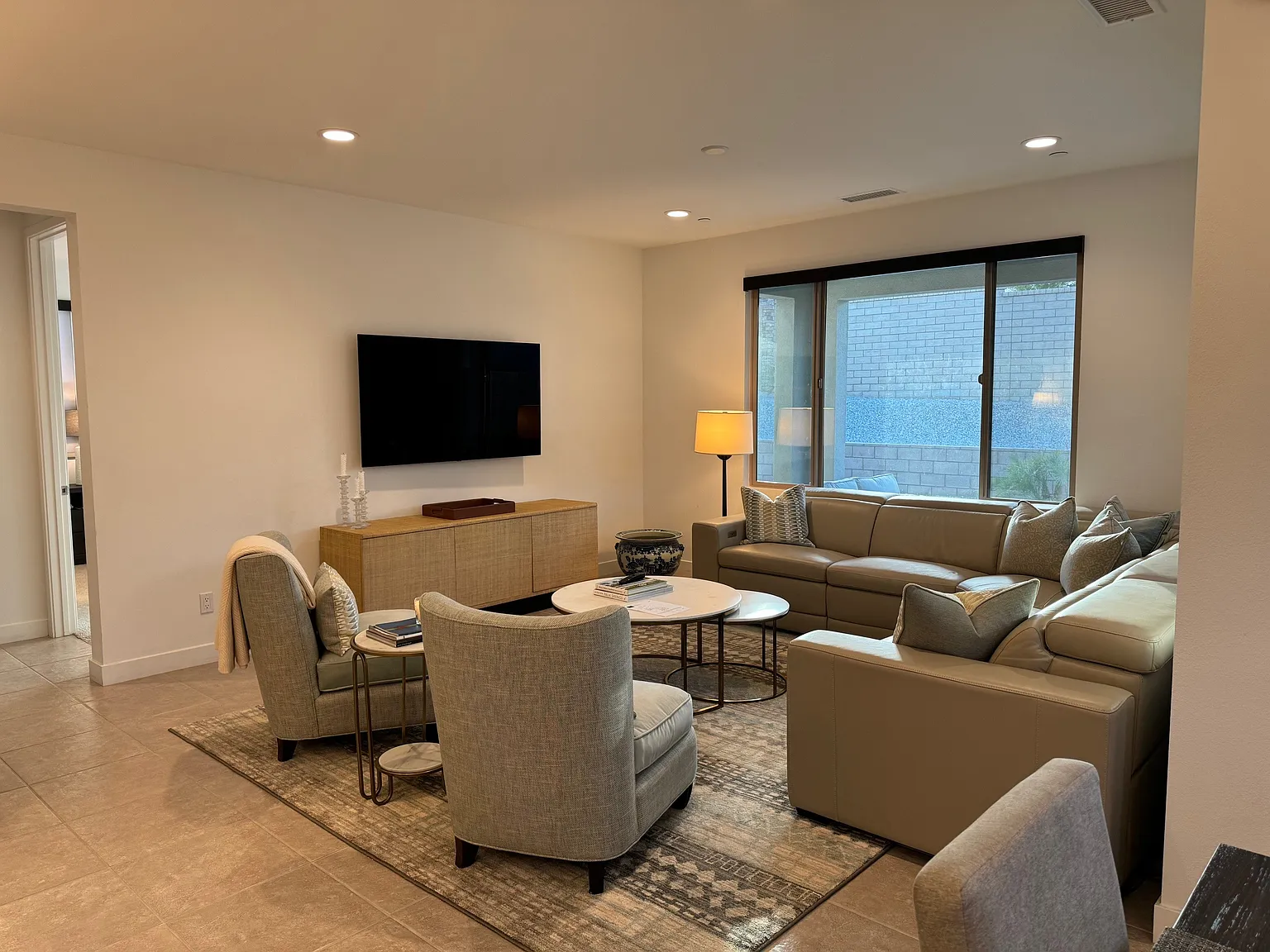 3 bed, 1747 sqft, $3,200 — Photo 3