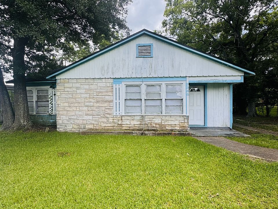 1st image of 2355 N Lynwood Dr