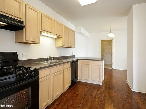4th image of 345 Lucille Ln