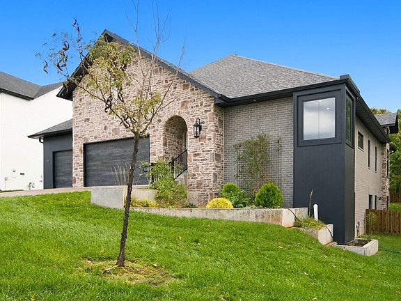 4th image of 200 N Blarney Court