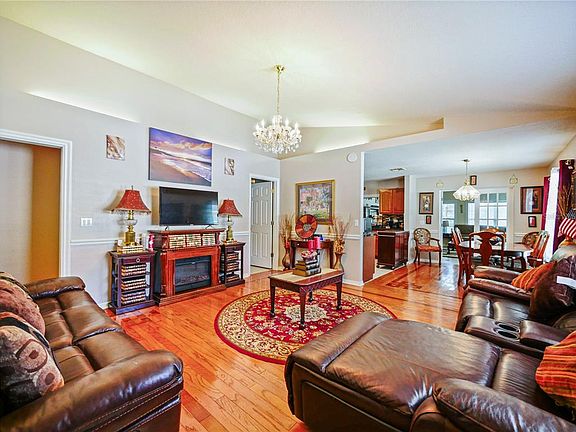 5th image of 4856 Robbins Ave