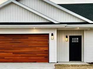 601 Layne Dr, West Burlington, IA 52655