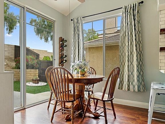 3rd image of 27629 Primrose Ln