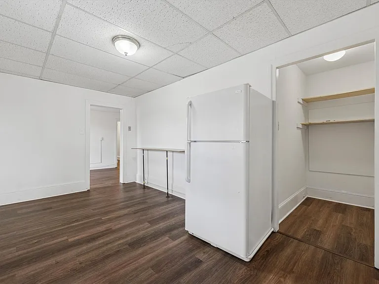 402 N Church St — Photo 13