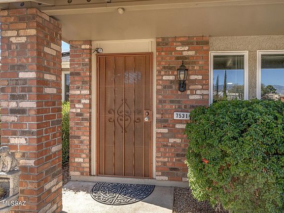 4th image of 7531 N Juniper Rd