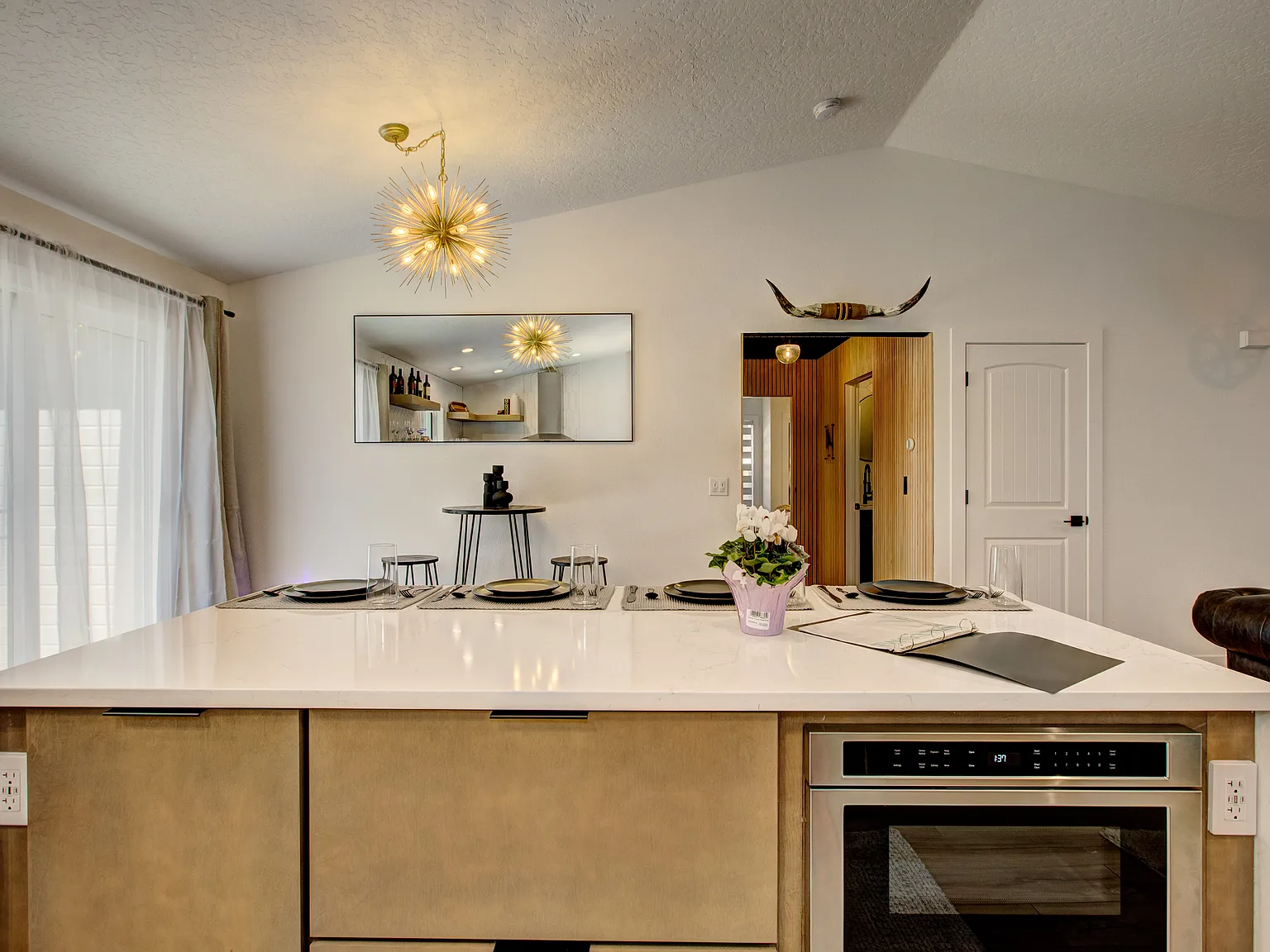 3 bed, $7,000 — Photo 3