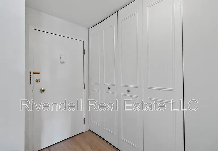 130 N Pearl St #1002 — Photo 9