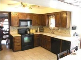 10220 Bradshaw St, Lenexa, KS 66215
