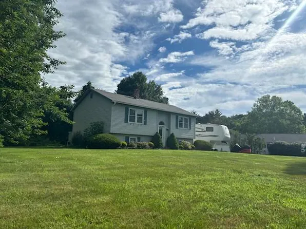 24 Highland Heights Road, Winthrop, ME 04364