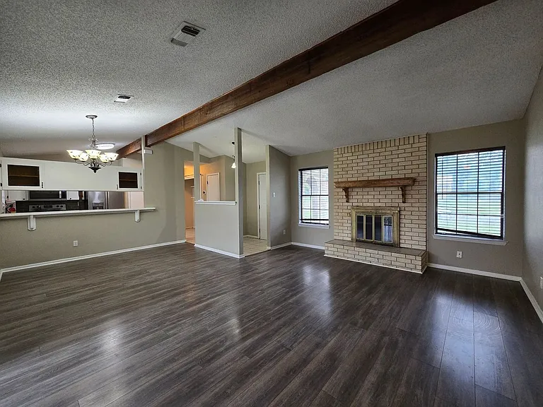 1710 Joy Dr — Photo 6