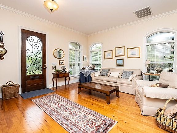 4th image of 3302 W Palmira Ave