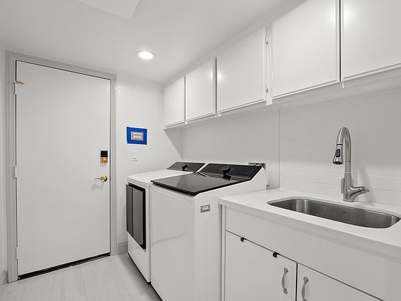 5th image of 5394 Evanwood Ave