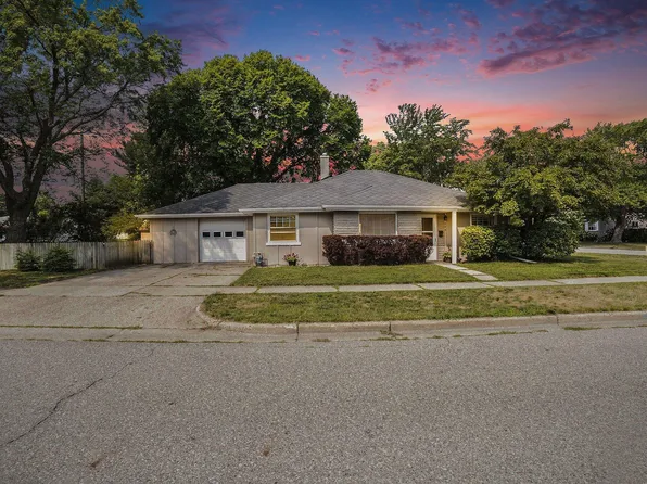 705 S Griffin St, Grand Haven, MI 49417
