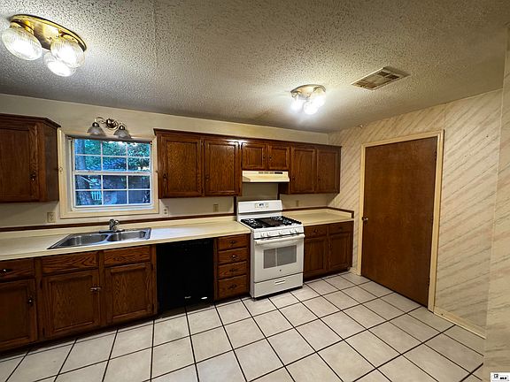 3rd image of 3706 Lafourche St