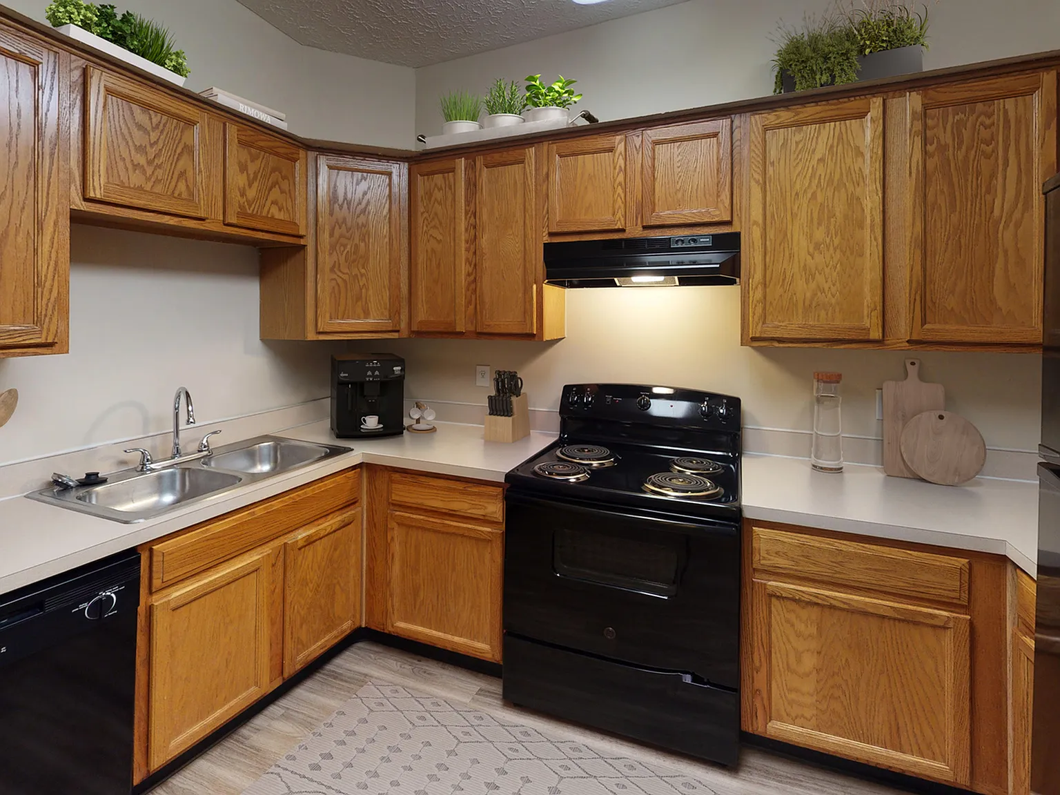 Hilliard Park Apartments — Photo 3
