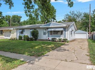 2112 Faringdon Rd, Springfield, IL 62702