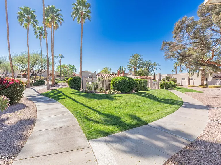 10930 E Hope Dr — Photo 29