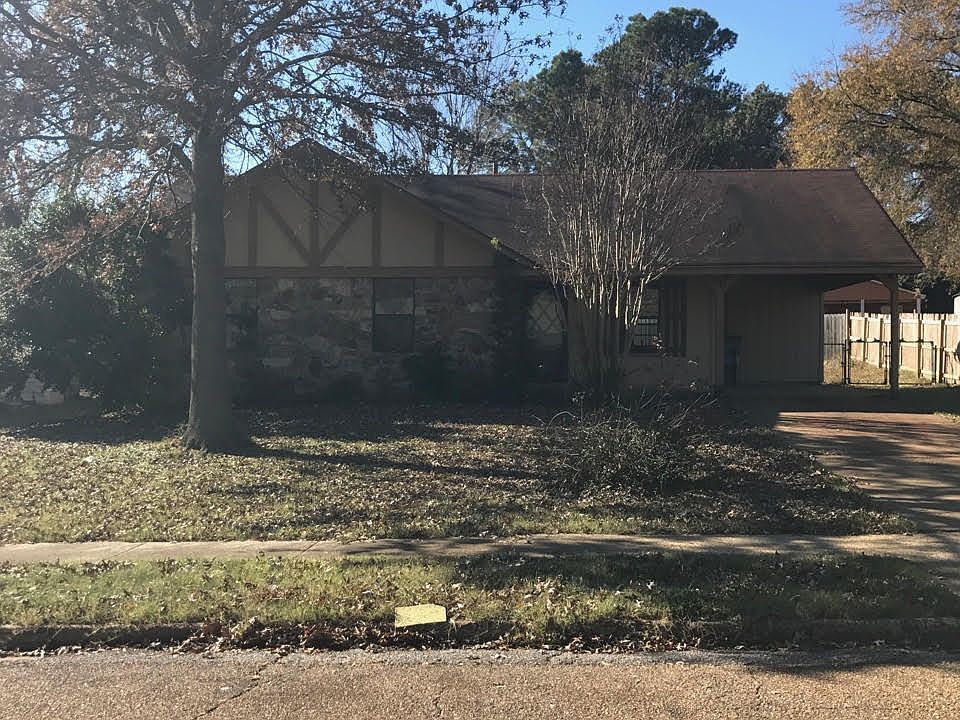 1st image of 8521 Bridgewood Dr
