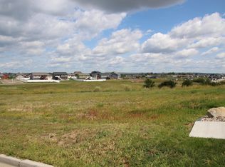 822 Cobblestone Loop SW, Mandan, ND 58554