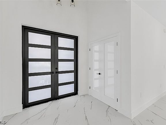 5th image of 553 McArthur Blvd