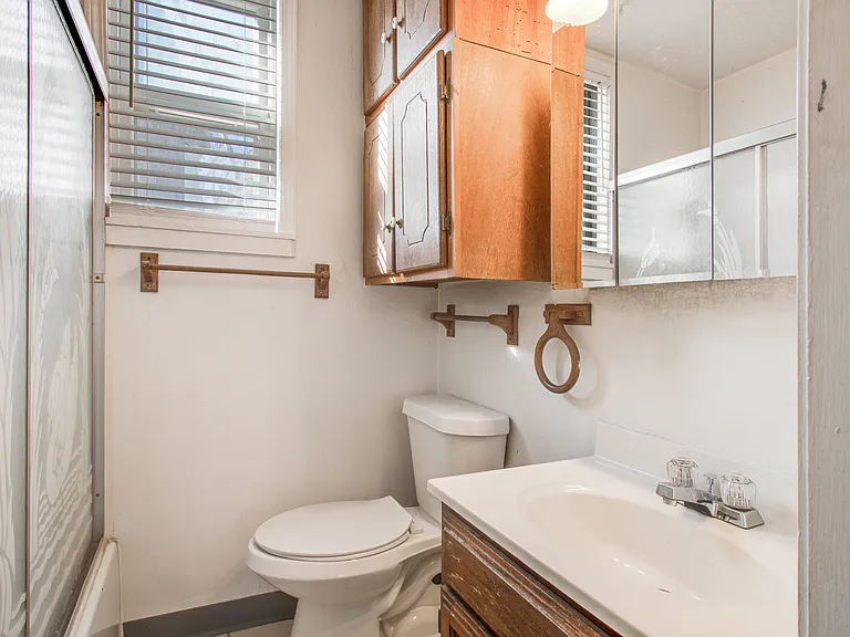 3529 Vernon Dr — Photo 8