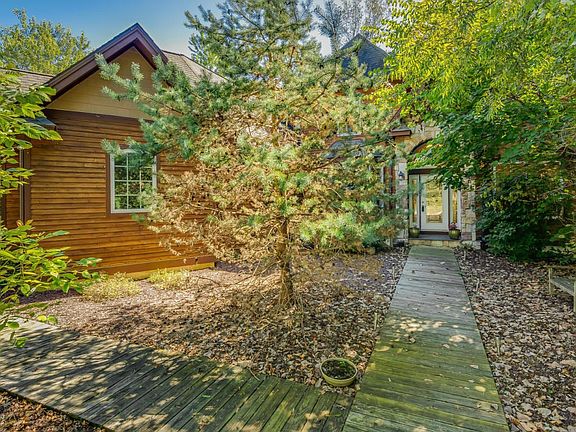 2nd image of 5650 Lily Ln #3