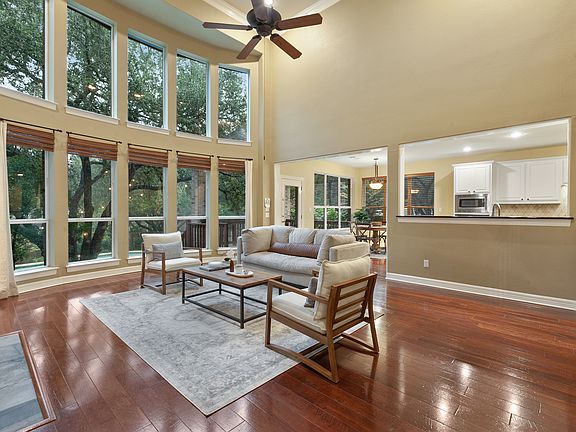 5th image of 9813 Royal New Kent Dr